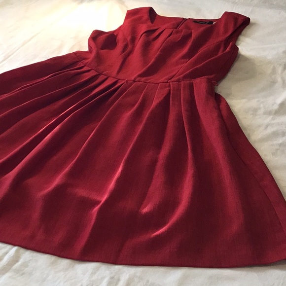 Elegant Red Ellen Tracy  Sleeveless fully lined Dress. Size 14. Side pockets. - Picture 15 of 16